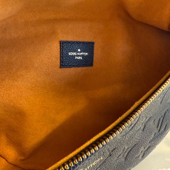 Louis Vuitton Black Empriente Bumbag
BRAND NEW - Picture 13 of 13